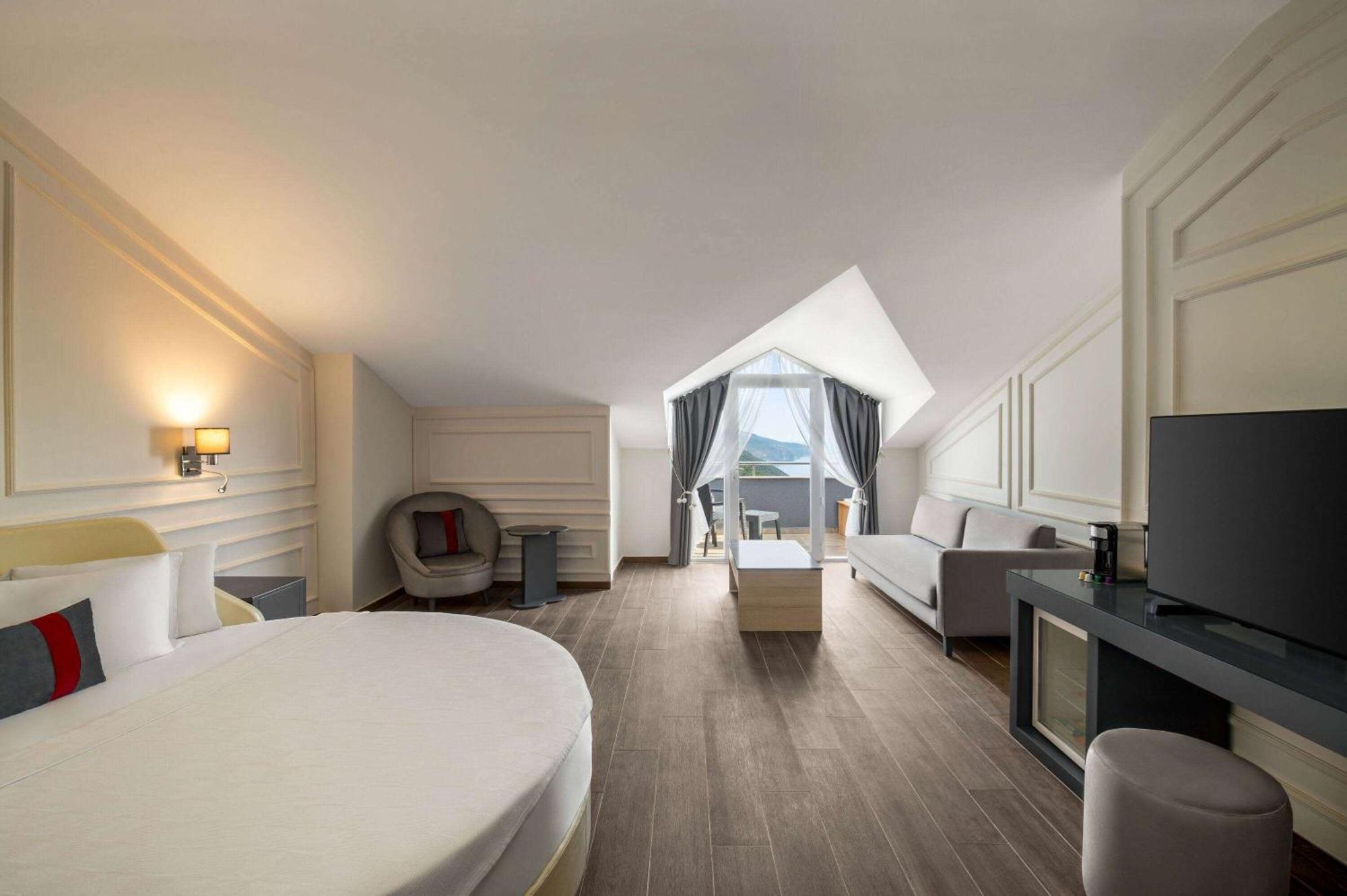 فندق Ramada By Wyndham Fethiye Oludeniz Adult Only المظهر الخارجي الصورة